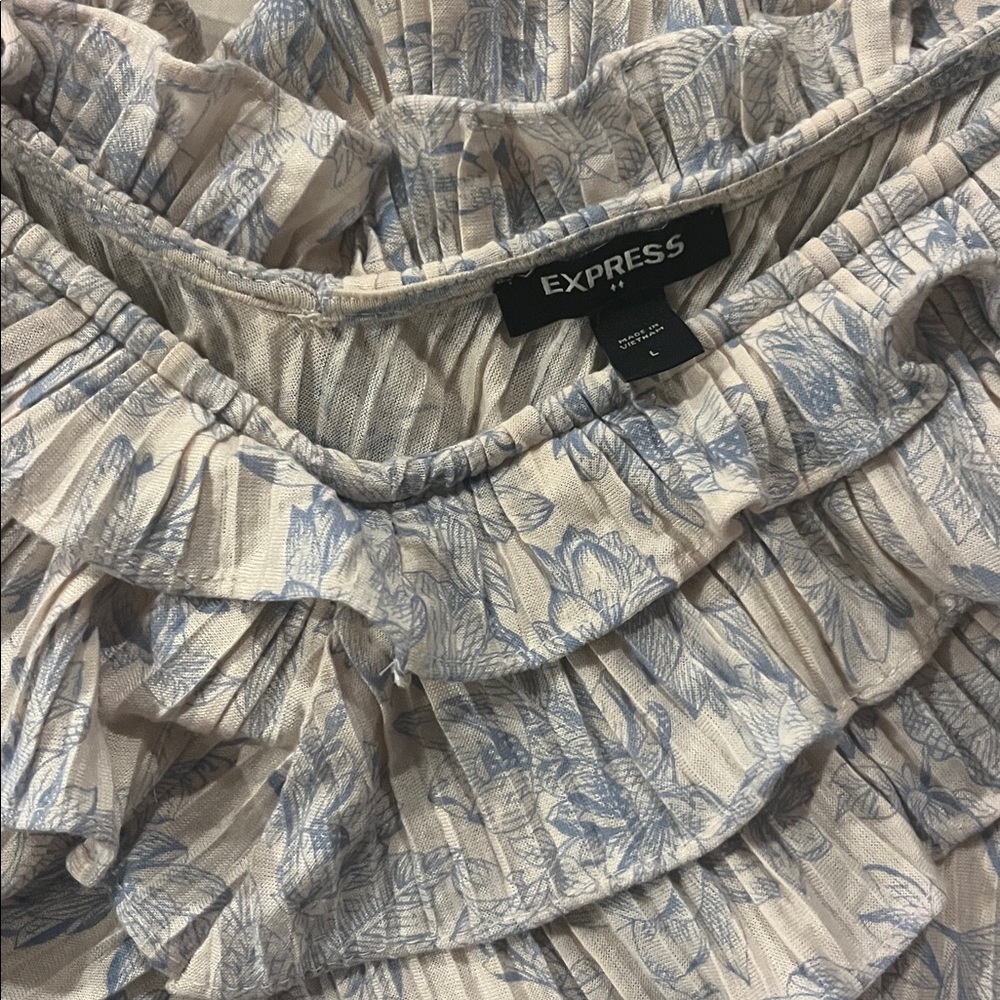 Express Blue Floral Ruffle Top - Picture 2 of 4